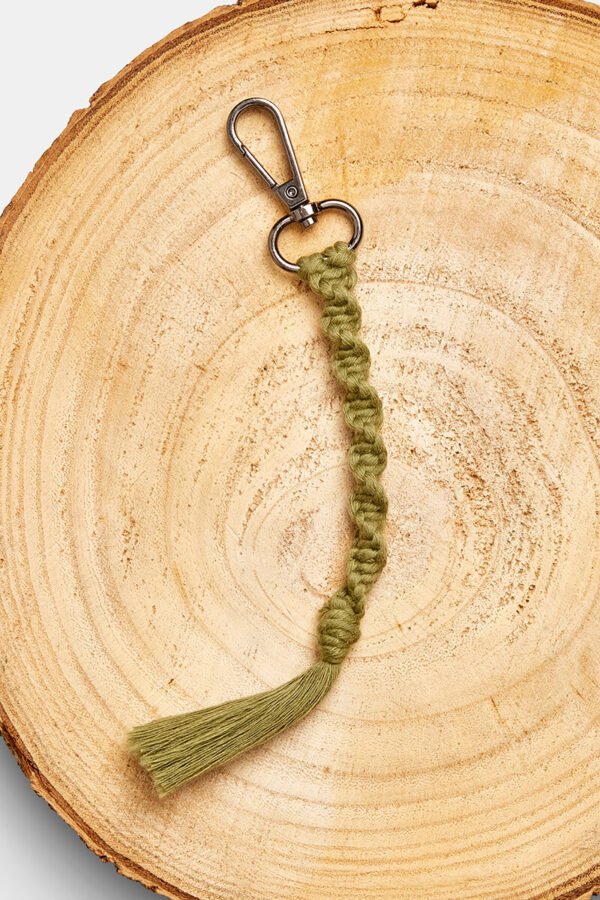 Macrame draai sleutelhanger groen_1 Macrame draai sleutelhanger groen_1